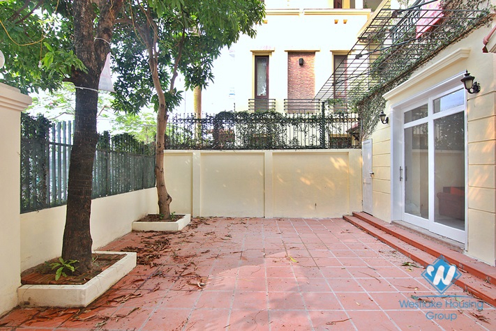 A beautiful house with lake view for rent in Tay Ho, Ha Noi